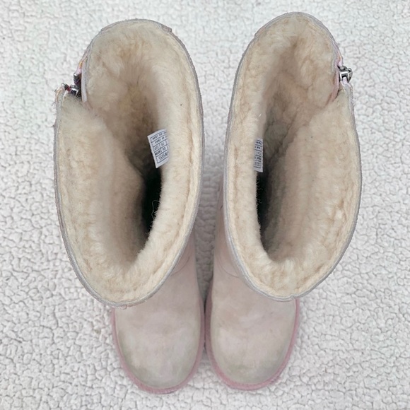 EUC Australia UGG suede boots. Size 6.5. Very cute boots with rainbow zipper. - Picture 3 of 10